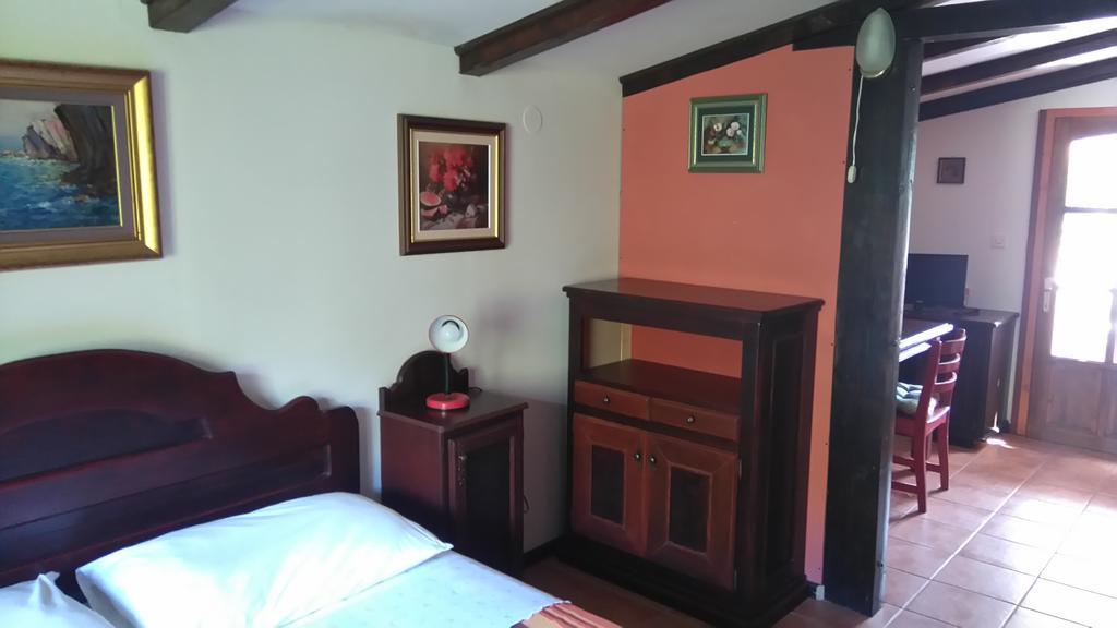 Apartments Picasso Komiža Oda fotoğraf