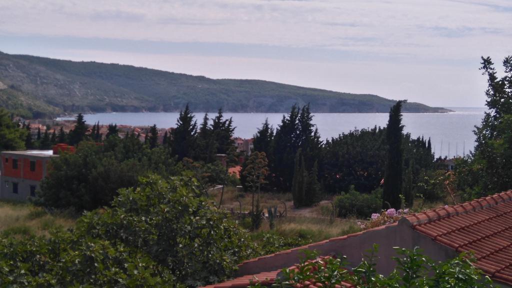 Apartments Picasso Komiža Oda fotoğraf